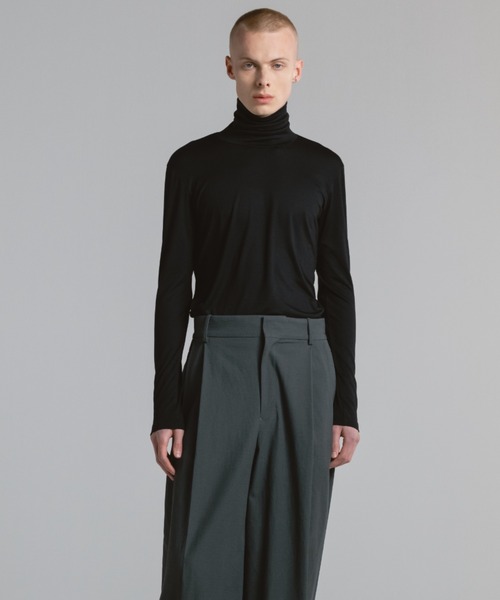 CINOH(チノ)の「WOOL JERSEY TURTLE NECK(Tシャツ/カットソー・メンズ・ブラック/ホワイト系その他・46/44)」の8枚目の写真