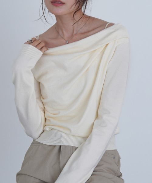 Bab（バブ）の「クロスドレープニットプルオーバー（ニット/セーター・レディース・ブラウン/チャコールグレー/アイボリー/ピンク・FREE）」の2枚目の写真