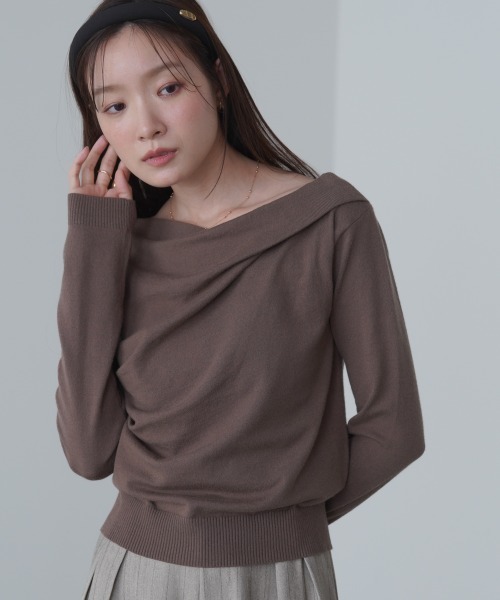 Bab（バブ）の「クロスドレープニットプルオーバー（ニット/セーター・レディース・ブラウン/チャコールグレー/アイボリー/ピンク・FREE）」の11枚目の写真
