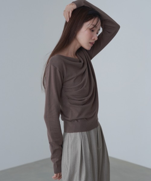 Bab（バブ）の「クロスドレープニットプルオーバー（ニット/セーター・レディース・ブラウン/チャコールグレー/アイボリー/ピンク・FREE）」の16枚目の写真