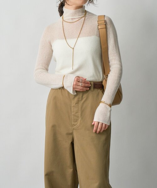 RIVE DROITE（リヴドロワ）の「【柔らかく滑らかな肌触り】カシミヤ混ウールシアータートルニット（ニット/セーター・レディース・ブラック/グレー/オフホワイト・FREE）」の20枚目の写真