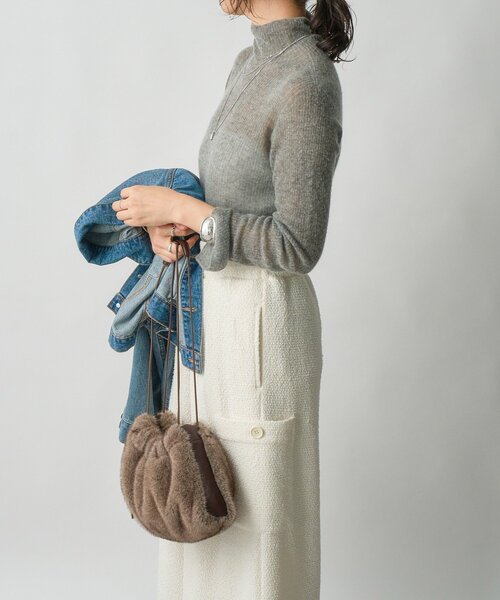 RIVE DROITE（リヴドロワ）の「【柔らかく滑らかな肌触り】カシミヤ混ウールシアータートルニット（ニット/セーター・レディース・ブラック/グレー/オフホワイト・FREE）」の22枚目の写真