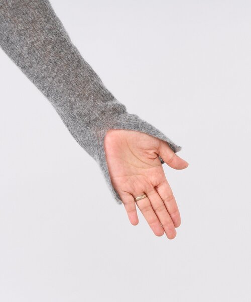 RIVE DROITE（リヴドロワ）の「【柔らかく滑らかな肌触り】カシミヤ混ウールシアータートルニット（ニット/セーター・レディース・ブラック/グレー/オフホワイト・FREE）」の4枚目の写真