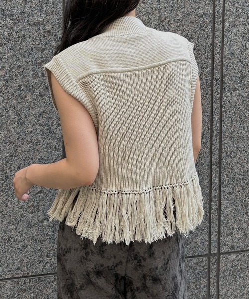 &g'aime（アンジェム）の「【&g'aime】フリンジニットベスト　Fringe Knit Vest（ニット/セーター・レディース・アイボリー/ブラック/チャコールグレー・FREE）」の9枚目の写真