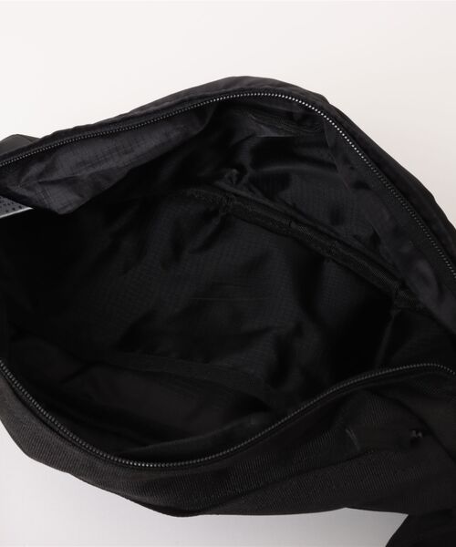 BEN DAVIS（ベンデイビス）の「【BEN DAVIS/ベンデイビス】カラビナ付き ウェストバッグ（ボディバッグ/ウエストポーチ・メンズ・ブラック・FREE）」の2枚目の写真