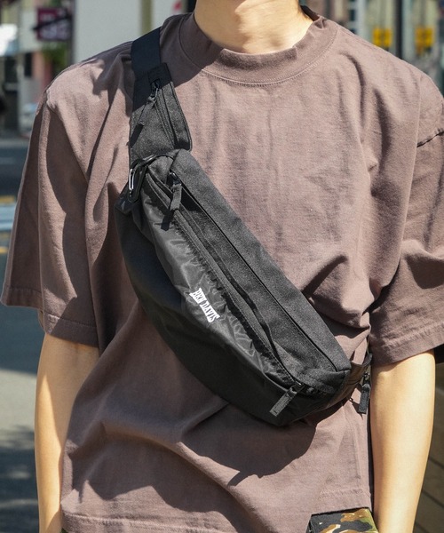 BEN DAVIS（ベンデイビス）の「【BEN DAVIS/ベンデイビス】カラビナ付き ウェストバッグ（ボディバッグ/ウエストポーチ・メンズ・ブラック・FREE）」の9枚目の写真