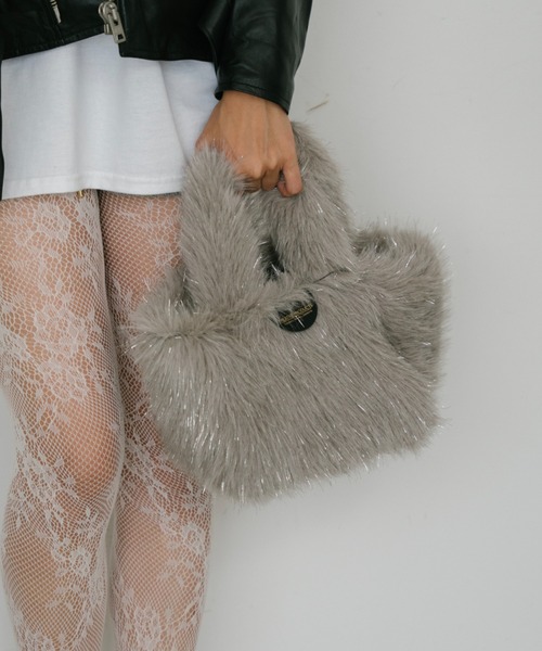 THEATRE PRODUCTS（シアタープロダクツ）の「フェイクファーハンドバッグ（トートバッグ・レディース・ブラック/グレー/ピンク・FREE）」の2枚目の写真
