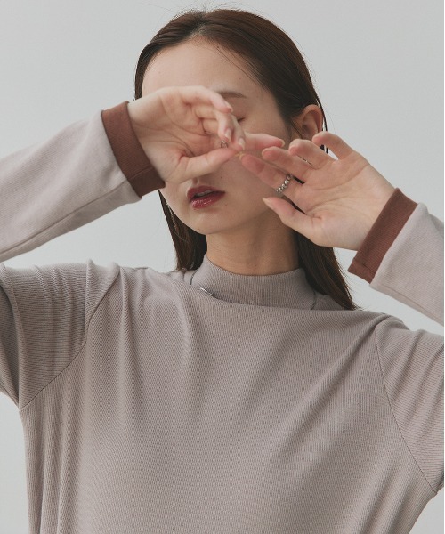 ad thie(アドティエ)の「配色アソートスリーブ ハイネックトップス(Tシャツ/カットソー・レディース・チャコールグレー/チャコールグレー×ブラック/ブラウン系1/ブラウン系2/グレー系1/グレー系2/ブラック系1/ブラック系2/カーキ系1/カーキ系2/ホワイト系1/ホワイト系2/ブラック系3/ブルー系1/ピンク系1/ピンク系2/ホワイト系3/ブルー系2・MEDIUM/LARGE/LL)」の11枚目の写真