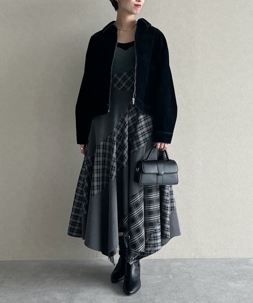 mysty woman（ミスティウーマン）の「フロッキー加工デニムジャケット 583333（デニムジャケット・レディース・ブラック・FREE）」の21枚目の写真