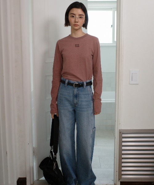 muahmuah(ムーアムーア)の「A'GEM/9 × .kom 『muah muah/ムーアムーア』 PIGMENT CROP LONG SLEEVE T-SHIRT/ピグメント クロップ長袖Tシャツ(Tシャツ/カットソー・レディース・ホワイト/ピンク/ブラック/カーキ/グレー・FREE)」の11枚目の写真