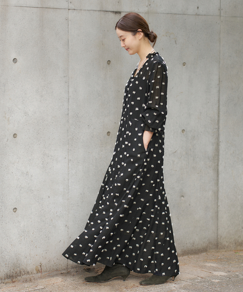 IENA(イエナ)の「PONPONフレアワンピース(ワンピース・レディース・ブラック・36/38)」の19枚目の写真