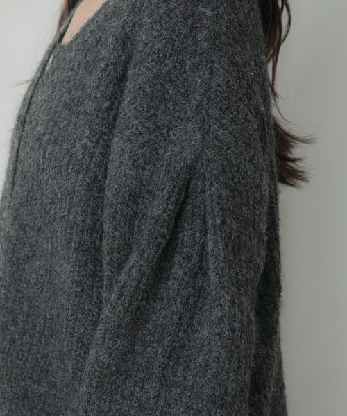Elishe（エリシェ）の「ヘアリーニットカーディガン（カーディガン/ボレロ・レディース・チャコールグレー/ブラウン/ベージュ・FREE）」の5枚目の写真