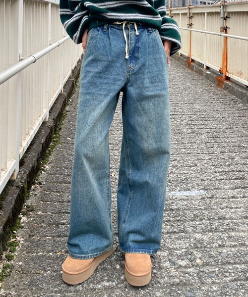 ALAND(エーランド)の「【UNISEX】ALAND/デニムツータックパンツ(デニムパンツ・レディース・ブラック/ブルー・LARGE/SMALL)」の1枚目の写真