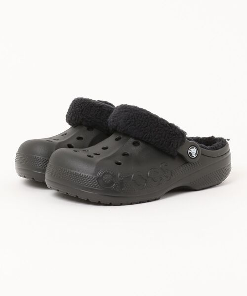 crocs(クロックス)の「《crocs》バヤ ラインドファズストラップクロッグ(サンダル・メンズ・ブラック/ホワイト系その他・22.0cm/23.0cm/24.0cm/25.0cm)」の1枚目の写真