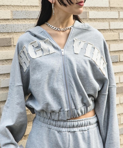 ANAP（アナップ）の「ワッペン ロゴ 裏毛 スウェット ジップパーカー（パーカー・レディース・ピンク/ブラウン/グレー・F）」の2枚目の写真