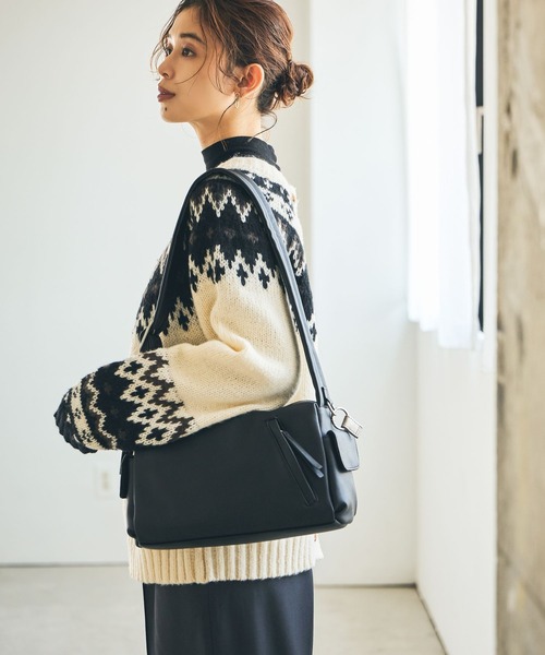 studio CLIP（スタディオクリップ）の「からだよろこぶサイドポケットショルダーバッグ（ショルダーバッグ・レディース・アイボリー/ブラック/カーキ・FREE）」の4枚目の写真