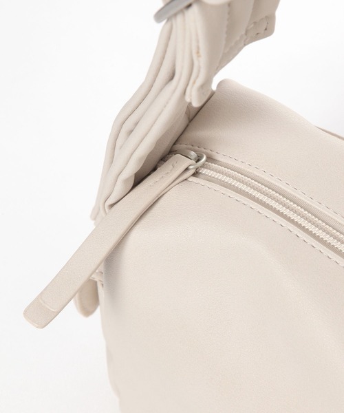 studio CLIP（スタディオクリップ）の「からだよろこぶサイドポケットショルダーバッグ（ショルダーバッグ・レディース・アイボリー/ブラック/カーキ・FREE）」の22枚目の写真