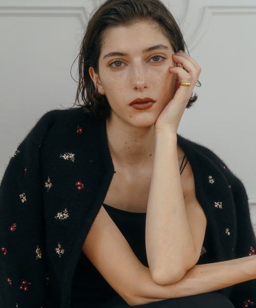 CREDONA（クレドナ）の「FLOWER EMBROIDERY KNIT JACKET/フラワーエンブロイダリーニットジャケット（カーディガン/ボレロ・レディース・ブラック/グレー・FREE）」の18枚目の写真