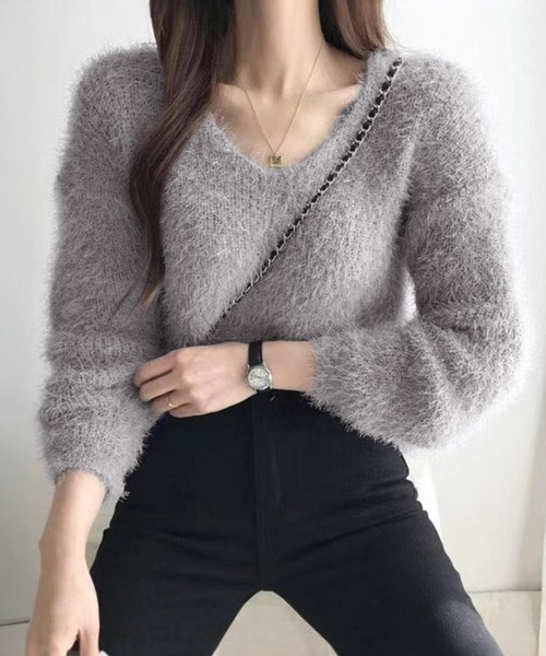 Miniministore(ミニミニストア)の「モヘア調ニット Vネックシャギートップス(ニット/セーター・レディース・グレー/ホワイト/ピンク/ブルー/ブラック・FREE)」の4枚目の写真