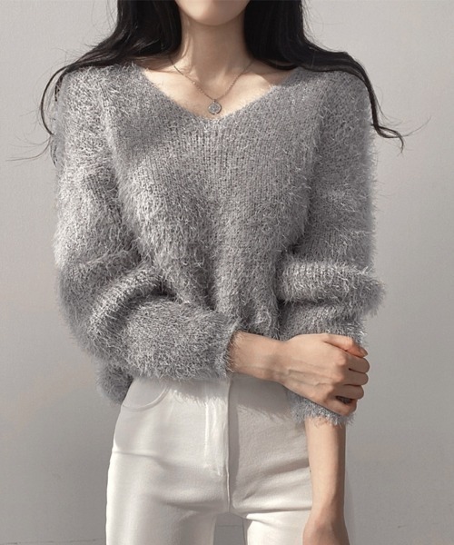 Miniministore(ミニミニストア)の「モヘア調ニット Vネックシャギートップス(ニット/セーター・レディース・グレー/ホワイト/ピンク/ブルー/ブラック・FREE)」の6枚目の写真