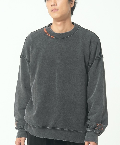 ROUGH TRADE(ラフトレード)の「スノーウォッシュダメージ加工裏毛トレーナー(M1)(スウェット・メンズ・グリーン/ブラウン/チャコール・LARGE/MEDIUM/X-LARGE)」の1枚目の写真