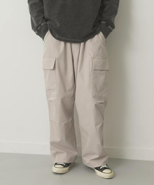 ITEMS URBANRESEARCH(アイテムズ アーバンリサーチ)の「ウエストイージー ポリツイル カーゴパンツ(その他パンツ・メンズ・ブラック/カーキ/ベージュ・MEDIUM/LARGE)」の7枚目の写真