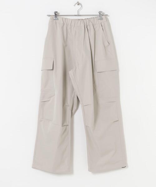 ITEMS URBANRESEARCH(アイテムズ アーバンリサーチ)の「ウエストイージー ポリツイル カーゴパンツ(その他パンツ・メンズ・ブラック/カーキ/ベージュ・MEDIUM/LARGE)」の9枚目の写真
