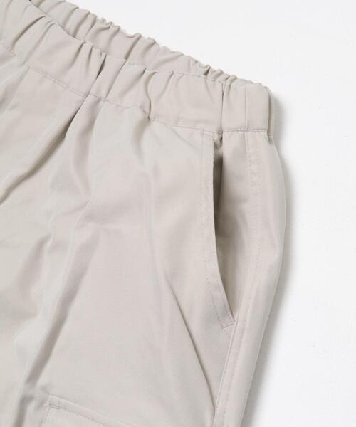 ITEMS URBANRESEARCH(アイテムズ アーバンリサーチ)の「ウエストイージー ポリツイル カーゴパンツ(その他パンツ・メンズ・ブラック/カーキ/ベージュ・MEDIUM/LARGE)」の10枚目の写真