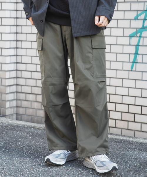 ITEMS URBANRESEARCH(アイテムズ アーバンリサーチ)の「ウエストイージー ポリツイル カーゴパンツ(その他パンツ・メンズ・ブラック/カーキ/ベージュ・MEDIUM/LARGE)」の11枚目の写真