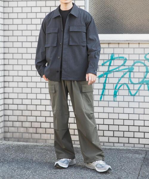 ITEMS URBANRESEARCH(アイテムズ アーバンリサーチ)の「ウエストイージー ポリツイル カーゴパンツ(その他パンツ・メンズ・ブラック/カーキ/ベージュ・MEDIUM/LARGE)」の15枚目の写真