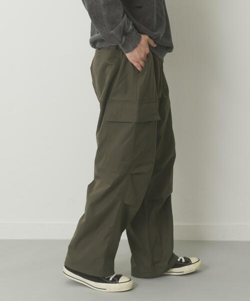 ITEMS URBANRESEARCH(アイテムズ アーバンリサーチ)の「ウエストイージー ポリツイル カーゴパンツ(その他パンツ・メンズ・ブラック/カーキ/ベージュ・MEDIUM/LARGE)」の18枚目の写真