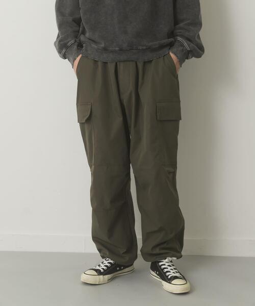 ITEMS URBANRESEARCH(アイテムズ アーバンリサーチ)の「ウエストイージー ポリツイル カーゴパンツ(その他パンツ・メンズ・ブラック/カーキ/ベージュ・MEDIUM/LARGE)」の19枚目の写真