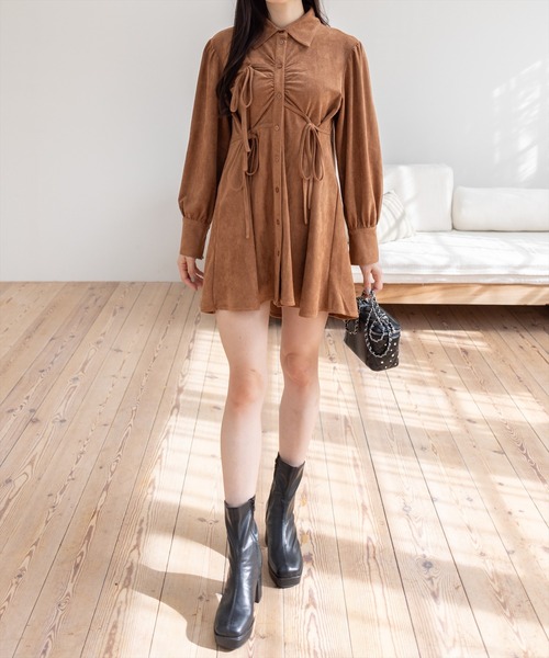 clear（クリア）の「フェイクスエードリボンシャツワンピース[着回し力抜群 ガーリー]≪AW新作≫（ワンピース・レディース・アイボリー・F）」の2枚目の写真