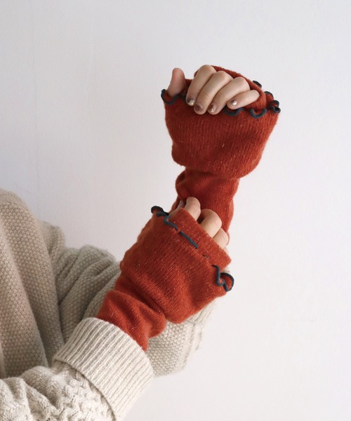 KIVISDOU（キビスドウ）の「チューリップフリル　ハンドウォーマー（アームカバー・レディース・ブルーグリーン/グレー/レンガ・F）」の11枚目の写真