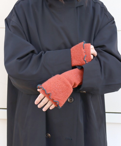 KIVISDOU（キビスドウ）の「チューリップフリル　ハンドウォーマー（アームカバー・レディース・ブルーグリーン/グレー/レンガ・F）」の13枚目の写真