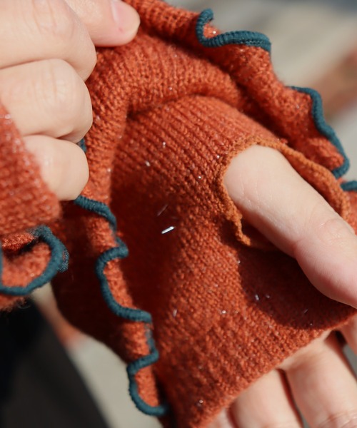 KIVISDOU（キビスドウ）の「チューリップフリル　ハンドウォーマー（アームカバー・レディース・ブルーグリーン/グレー/レンガ・F）」の15枚目の写真