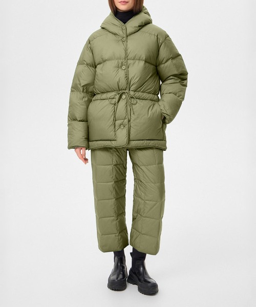 IENKI IENKI（イエンキイエンキ）の「Cropped Puffer Jacket（ダウン