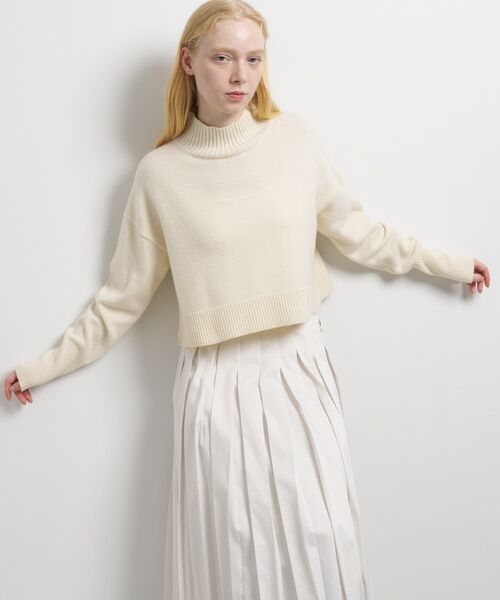 LANVIN en Bleu(ランバンオンブルー)の「メランジクロップドハイネックニット(ニット/セーター・レディース・ブルー/オフホワイト/ブラウン・38)」の18枚目の写真
