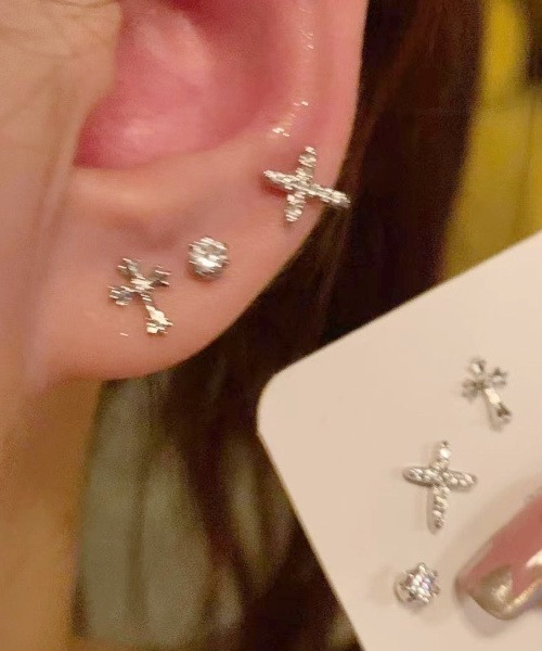 MASHIRO(マシロ)の「ワンポイントクロスモチーフミックスピアス6点セット(MA/EK382)(ピアス(両耳用)・レディース・シルバー・FREE)」の15枚目の写真