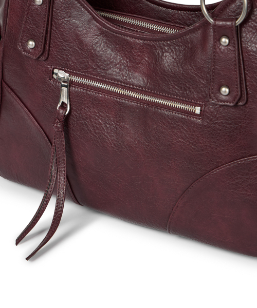IUGAMAKARAS(イウガマカラス)の「Studded Leather Shoulder Bag (Burgundy)(ショルダーバッグ・レディース・その他・FREE)」の4枚目の写真