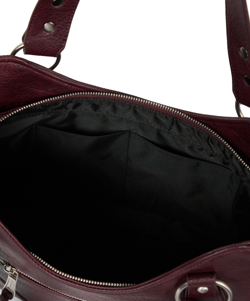 IUGAMAKARAS(イウガマカラス)の「Studded Leather Shoulder Bag (Burgundy)(ショルダーバッグ・レディース・その他・FREE)」の6枚目の写真