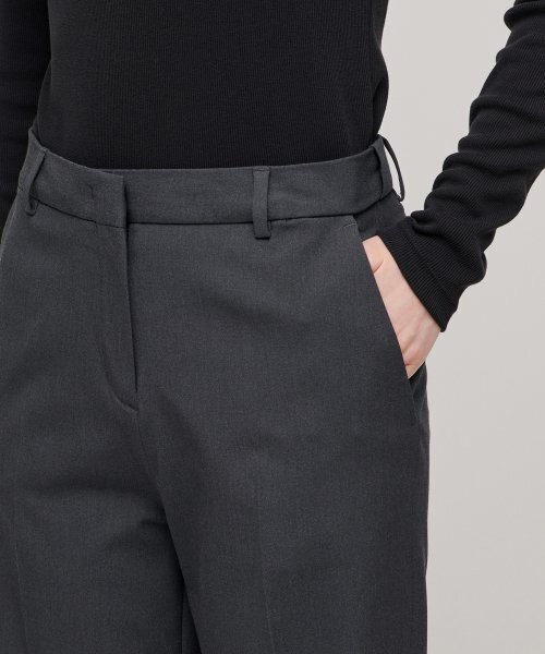 MUSINSA STANDARD WOMAN（ムシンサスタンダードウーマン）の「ウィメンズフレアスリットヒドゥンバンディングスラックス[グレー]（スラックス・レディース・その他・26/27/28/29/34/30/31/25/24/32）」の5枚目の写真