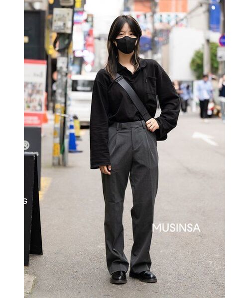 MUSINSA STANDARD WOMAN（ムシンサスタンダードウーマン）の「ウィメンズフレアスリットヒドゥンバンディングスラックス[グレー]（スラックス・レディース・その他・26/27/28/29/34/30/31/25/24/32）」の10枚目の写真