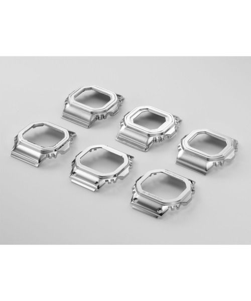 G-SHOCK(ジーショック)の「フルメタル / スマートフォンリンク&電波ソーラー / GMW-BZ5000GD-9JF(デジタル腕時計・メンズ・ゴールド・FREE)」の8枚目の写真