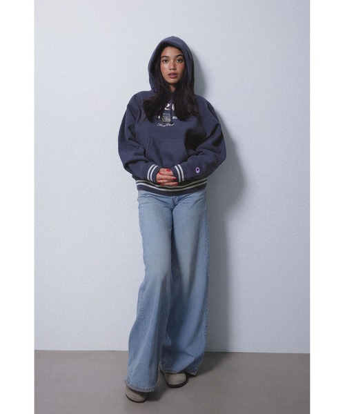 ALEXIA STAM（アリシアスタン）の「[Champion for ALEXIA STAM] Crew Neck Sweatshirt /別注 Championパーカー（パーカー・レディース・ライトグレー/ネイビー・M）」の13枚目の写真