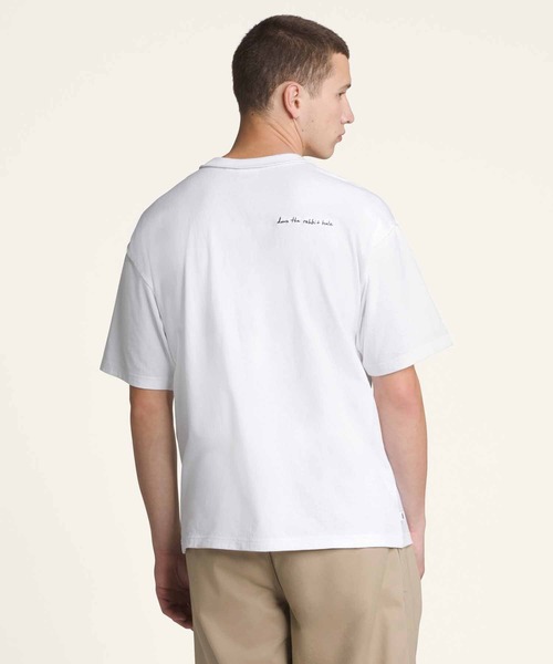 VANS(バンズ)の「PREMIUM DOWN THE RABBIT HOLE Tシャツ / LX Down The Rabbit Hole SS Tee VN000MF8WHT1(Tシャツ/カットソー・メンズ・ホワイト・LARGE/MEDIUM/SMALL/X-LARGE/X-SMALL)」の6枚目の写真