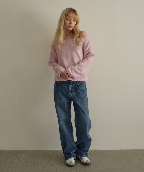 5OML(オーオーエムエル)の「モングルオフショルダーニット(ピンク)(ニット/セーター・レディース・ピンク・LARGE/MEDIUM)」の2枚目の写真