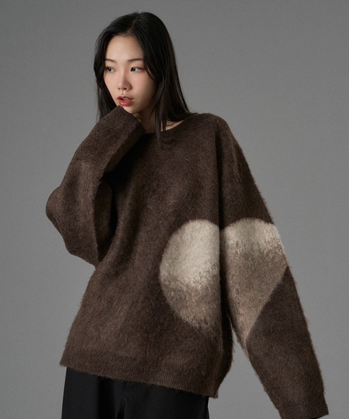 ONCILY（オンシェリー）の「GRADATION HEART MOTIF SHAGGY KNIT