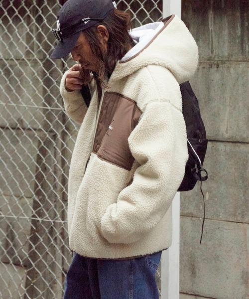 Calvin Klein Jeans（カルヴァンクラインジーンズ）の「Calvin Klein/カルバンクライン SHERPA FUNNEL NECK FULL ZIP HOODIE フルジップ ボアジャケット（ブルゾン・メンズ・ベージュ・M/L/XL）」の4枚目の写真