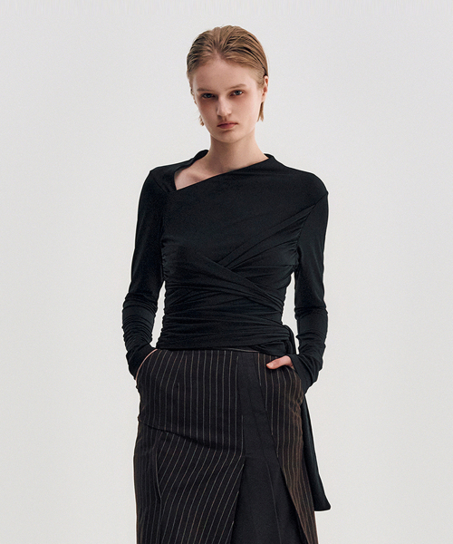 KIMZISU(キムジス)の「Multi-Tie Draped Jersey Top _ BLACK(Tシャツ/カットソー・レディース・ブラック・SMALL/MEDIUM)」の2枚目の写真